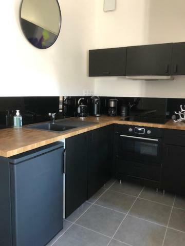 Appartement Avec Terrasse Panoramique Au Coeur De Nîmes Exteriér fotografie